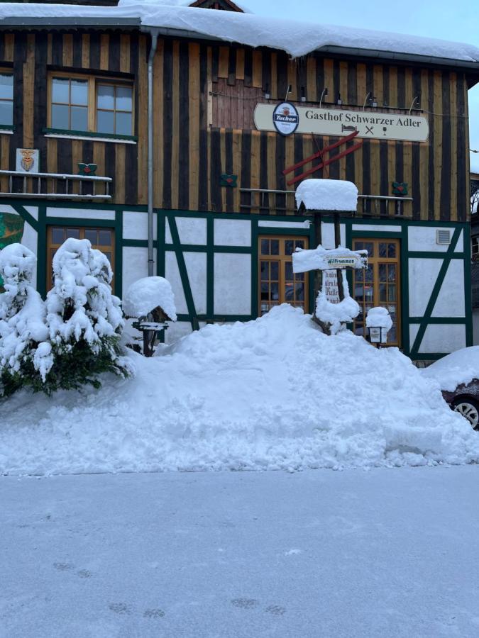 Gasthof & Pension "Schwarzer Adler" Masserberg Eksteriør billede