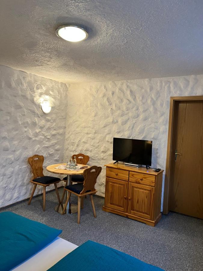 Gasthof & Pension "Schwarzer Adler" Masserberg Eksteriør billede