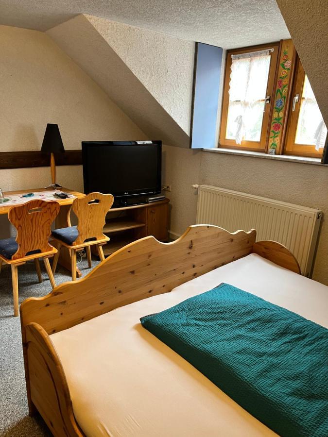 Gasthof & Pension "Schwarzer Adler" Masserberg Eksteriør billede
