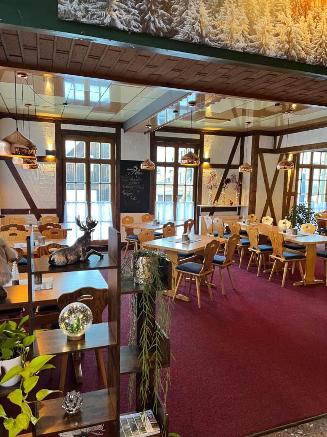 Gasthof & Pension "Schwarzer Adler" Masserberg Eksteriør billede
